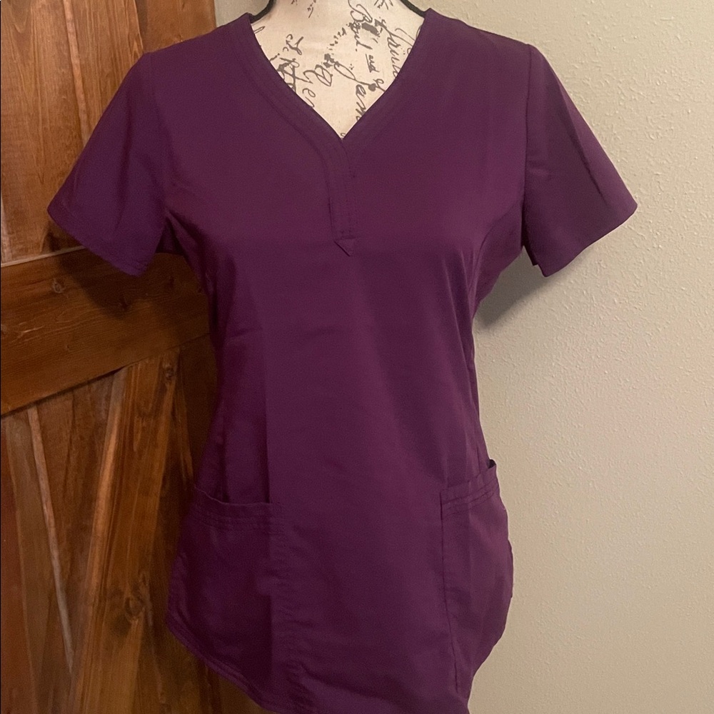 healing hands Purple Label V-neck Scrub Set in Deep Plum - Picture 2 of 11
